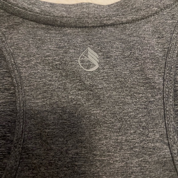 Three tank top bundle! - Picture 10 of 10